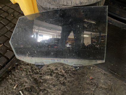 Sklo prave zadni Audi A8 D3