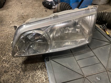 Leve přední světlo Hyundai H1