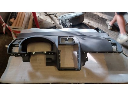 Palubní deska VW Touran 2011 1T1 857 067 C 1T1857067C