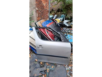 Dveře pravé přední Škoda Roomster KÓD BARVY 9202