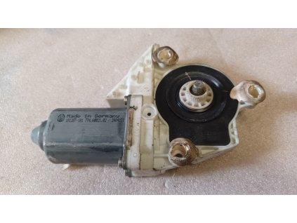 Motorek stahování okna levý zadní VW Golf 4 1J1 959 801 A 1J1959801A