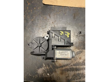 Motorek stahování oken Pravy přední  Škoda Fabia 1 2004-2004 6Q1 959 802 A 6Q1959802A