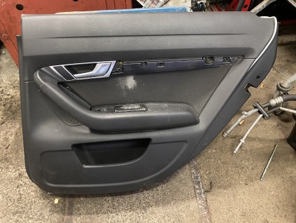 Tapecirung Pravy zadni Audi A6 c6 sedan