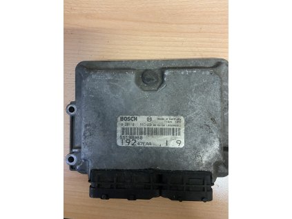 Řídící jednotka motoru 0 281 011 553, 0281011553