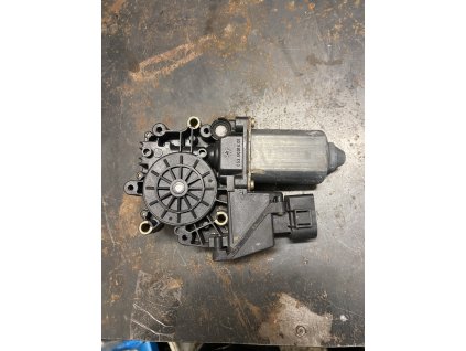 Motorek stahování oken Pravy přední Audi A4 B5 053 60014 01 0536001401