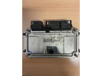 Řídící jednotka motoru 82658116