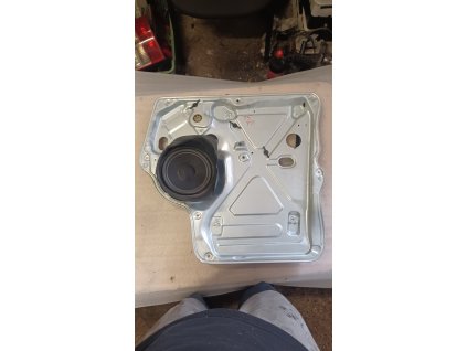 Stahovačka, mechanismus stahování okna pravá přední VW T5 7H0 837 730 B 7H0837730B