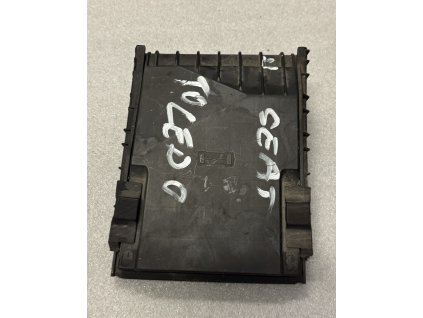 Kryt pojistek 1K0 937 132 F 1K0937132F