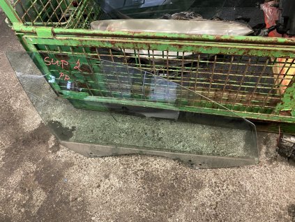 Sklo prave přední Škoda Superb 2