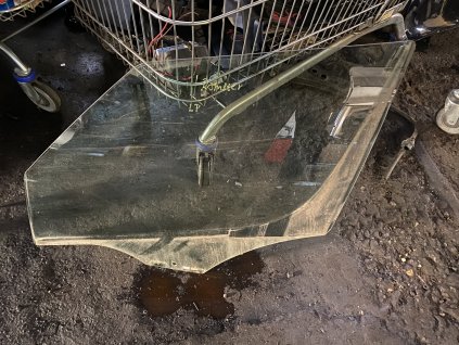 Sklo leve přední Škoda Roomster