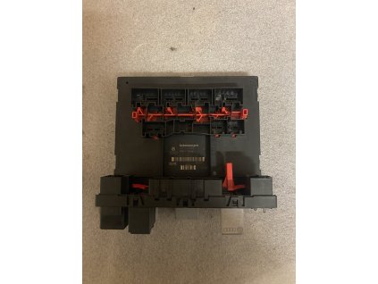 Řídicí jednotka palubní sítě VW Passat B6 3C0 937 049 E 3C0937049E