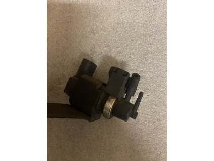 Magnetický ventil 059 906 628 A 059906628A