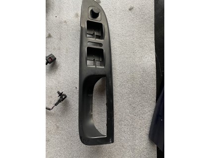 Madlo dveří s ovládáním vnějších zpětných zrcátek VW Passat B6 leve přední 3C1 867 171 B 3C1867171B  1K0 959 565 H 1K0959565H