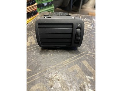 Pruduch ventilace levy VW Passat B5 3B0 819 703 D 3B0819703D