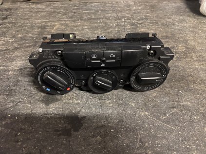 Ovládání topeni a klimatizace Škoda Octavia 2