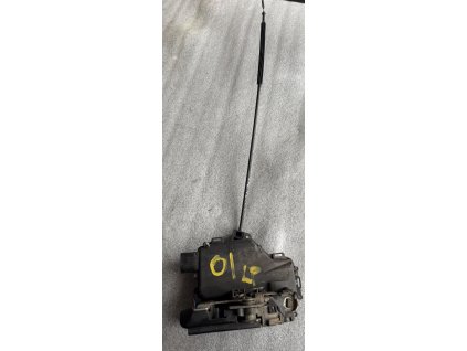 Zámek dveří levý přední Octavia 1