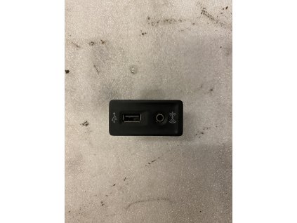 Připojení USB,AUX VW Passat B8 5G0 035 222 5G0035222