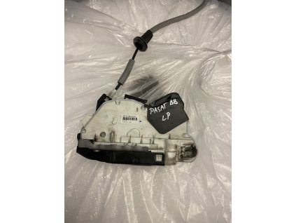 Zamek dveří levy přední VW Passat B8 5E1 837 015 A 5E1837015A