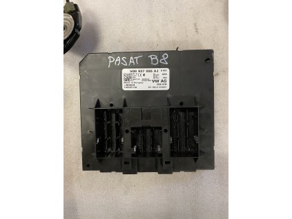 Řídicí jednotka palubní sítě VW Passat B8 5Q0 937 086 AJ 5Q0937086AJ
