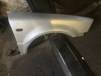 Blatnik Pravy přední VW Passat B5.5