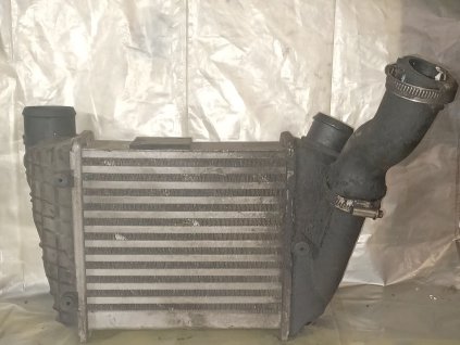 INTERCOOLER PRAVY 8E0145806 C-AUDI A4,2.5 D,120KW  B6,B7 2.5 TDI
