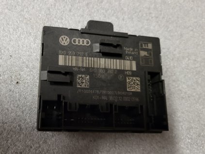 Řídící jednotka dveří pravá přední Škoda Superb 2 8X0 959 792 E 8X0959792E