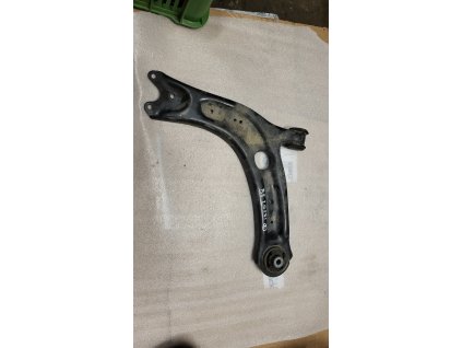 Rameno přední levé VW Passat B8 Variant 3Q0 407 153 3Q0407153
