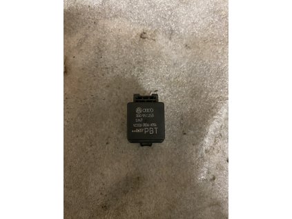 Rele vyhřívání předního okna 3B0 951 253 3B0951253