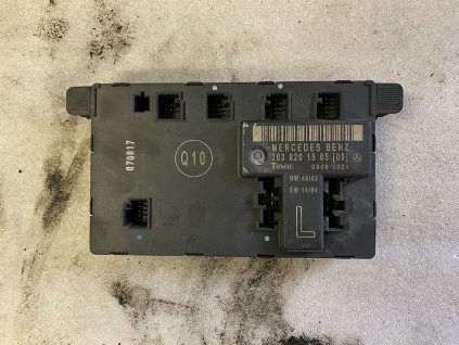 Řidicí jednotka levých předních dveři Mercedes Benz W203 203 820 15 85 2038201585