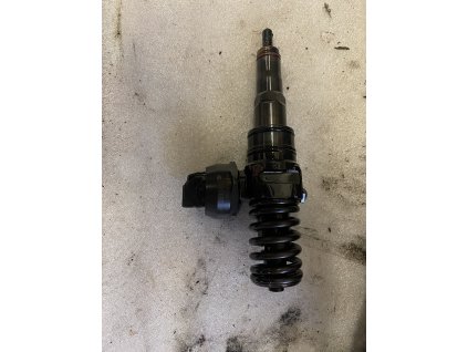 Vstřikovací tryska 038 130 073 BA 038130073BA