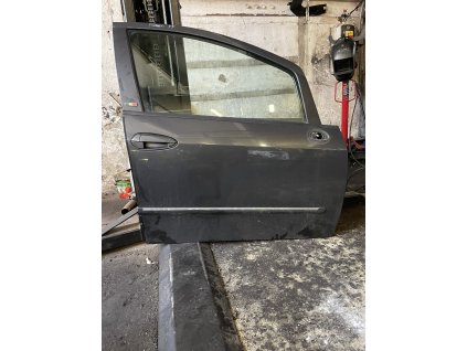 Pravé přední dveře Fiat Punto