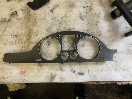 Rámeček budiku VW Passat B6 3C1 858 335 AM 3C1858335AM