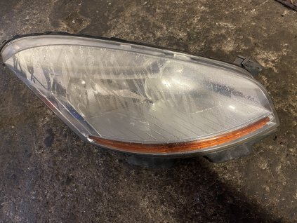 Přední světlo prave Citroen Picasso 2007