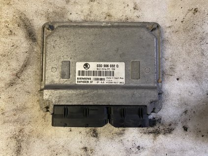 Řídicí jednotka motoru 03D 906 032 Q 03D906032Q