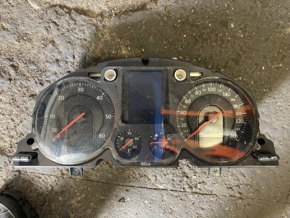 Budíky,panel přístrojů VW Passat B6