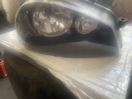 Přední světlo prave Seat Arosa