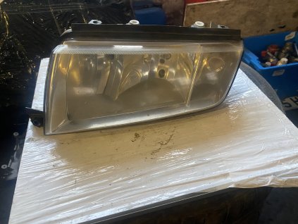 Přední světlo levé Škoda Fabia 1