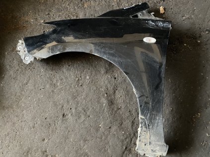 Blatník levý přední Mazda 5