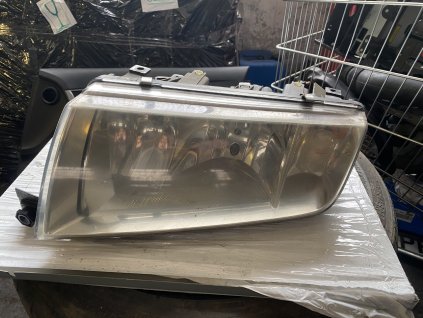 Přední světlo leve Škoda Fabia 1