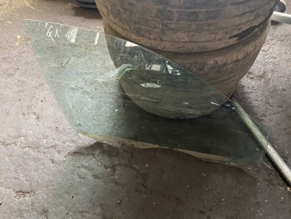 Sklo prave přední Škoda Fabia 1