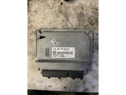 Řídicí jednotka motoru Škoda Fabia 2 03D 906 023 03D906023