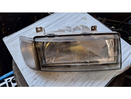 Přední světlo pravé Škoda Felicia 1998-2000