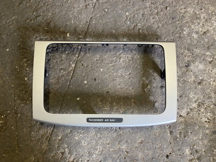 Rámeček autoradia VW Passat B6 3C0 858 069 M 3C0858069M
