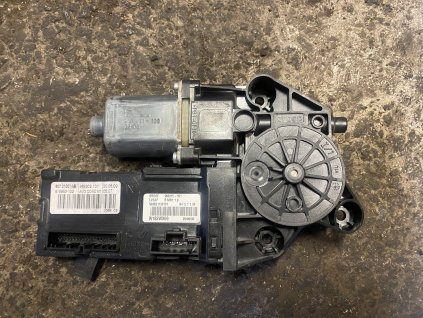 Motorek stahování oken levy přední Renault Scenic 3 915952-102 915952-102 966315-101 966315-101