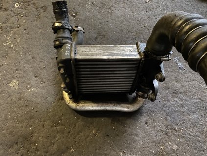 Intercooler právý chladič Audi A6 C6 4F0 145 806 F 4F0145806F