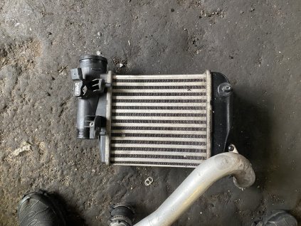 Intercooler levy Audi A6 4F C6 4F0 145 805 E 4F0145805E