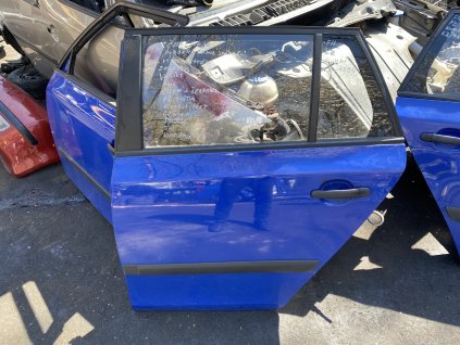 Dveře leve zadní Škoda Fabia 2 Kod barvy 4590