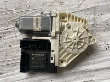 Motorek stahování oken VW Passat B6 1K0 959 702 P 1K0959702P 1K0 959 792 L 1K0959792L