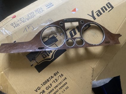 Rámeček budiku VW Passat B6 3C1 858 335 AQ 3C1858335AQ