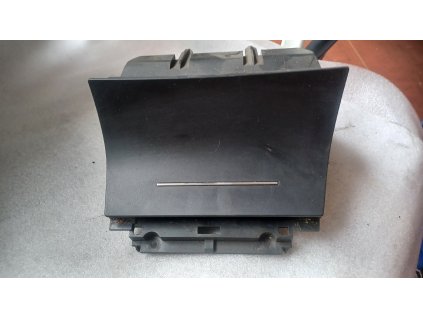 Popelník Škoda Octavia 2 1Z1 863 077 A 1Z1863077A 1Z1857962B 1Z1 857 962 B
